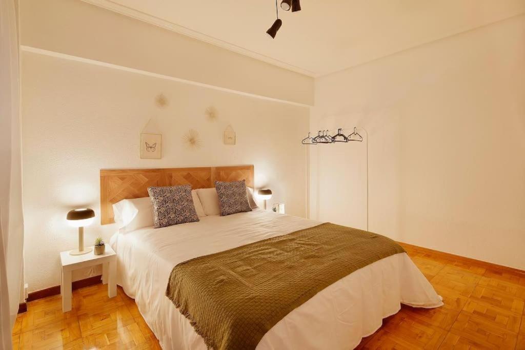 Apartamento Maura 2 Dormitorios Oviedo Luaran gambar