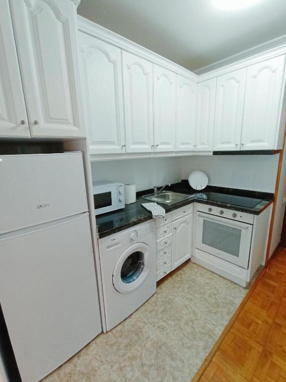 Apartamento Maura 2 Dormitorios Oviedo Luaran gambar